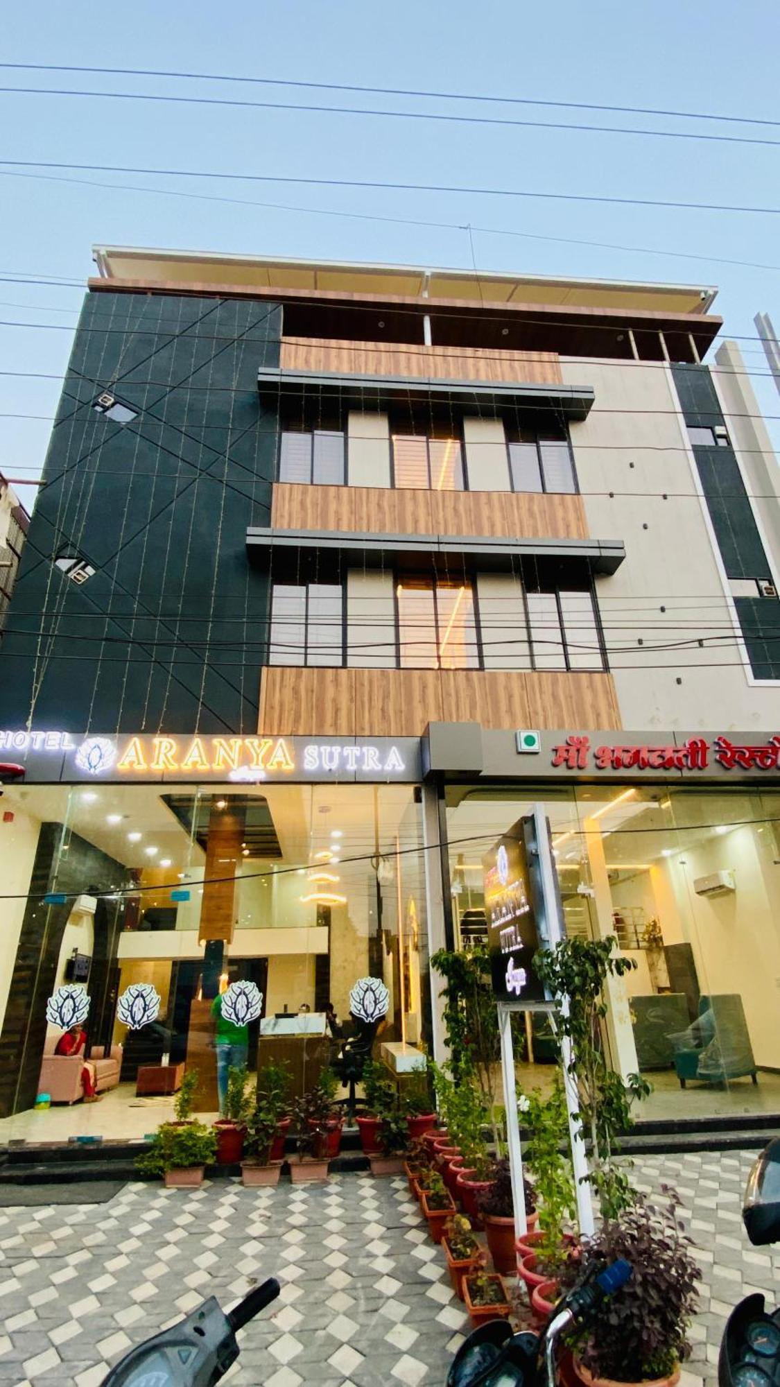 Hotel Aranyasutra Inaya, Indore Exterior photo